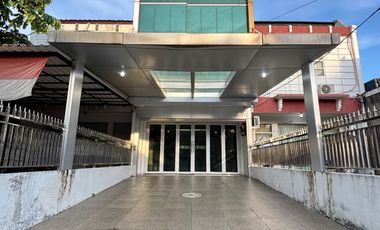 MINI BUILDING 4 LANTAI PLUS ROOFTOP, BANGUNAN TERAWAT DAN SIAP HUNI.