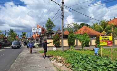 Dijual Tanah Pinggir Jln. Utama Ubud 700 m2 Cocok Usaha dan Vill