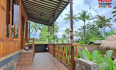 Dijual Vila dengan View Cantik Full Furniture di Segobang - Licin Bany
