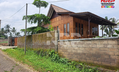 Dijual Vila dengan View Cantik Full Furniture di Segobang - Licin Bany