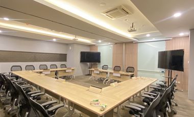 Ruang Samarkhan 165 SUITE