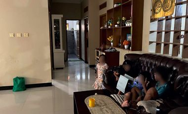 Rumah Bagus Nyaman, Asri, dan Siap Huni dekat Pusat Kota Cianjur!