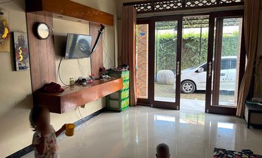 Rumah Bagus Nyaman, Asri, dan Siap Huni dekat Pusat Kota Cianjur!