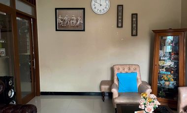Rumah Bagus Nyaman, Asri, dan Siap Huni dekat Pusat Kota Cianjur!