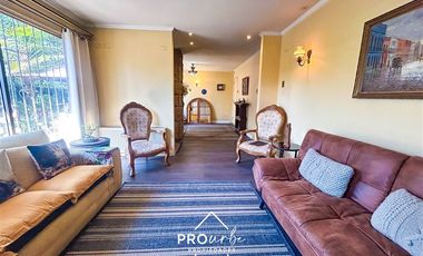 Casa en Venta en Bajó de precio, cercana al metro Los Dominicos. Seguridad.