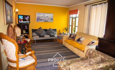 Casa en Venta en Bajó de precio, cercana al metro Los Dominicos.