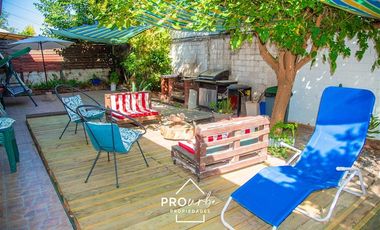 Casa en Venta en Bajó de precio, cercana al metro Los Dominicos. Seguridad.
