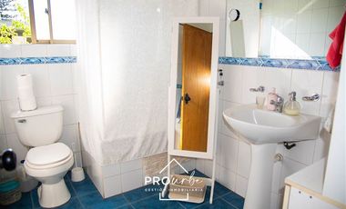 Casa en Venta en Bajó de precio, cercana al metro Los Dominicos.
