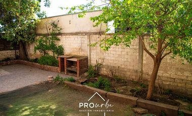 Casa en Venta en Bajó de precio, cercana al metro Los Dominicos.