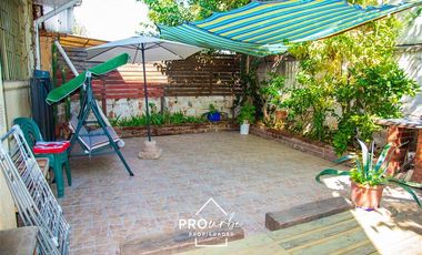 Casa en Venta en Bajó de precio, cercana al metro Los Dominicos. Seguridad.
