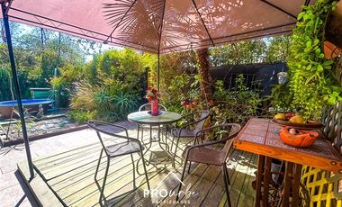 Casa en Venta en Bajó de precio, cercana al metro Los Dominicos. Seguridad.