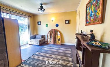 Casa en Venta en Bajó de precio, cercana al metro Los Dominicos. Seguridad.