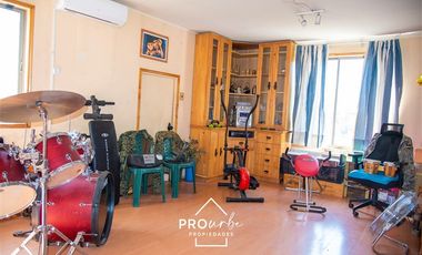 Casa en Venta en Bajó de precio, cercana al metro Los Dominicos. Seguridad.