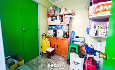 Casa en Venta en Bajó de precio, cercana al metro Los Dominicos. Seguridad.