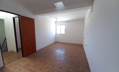 VENTA GALPON + 3 DEPTOS EN BARRIO SANTA ISABEL II