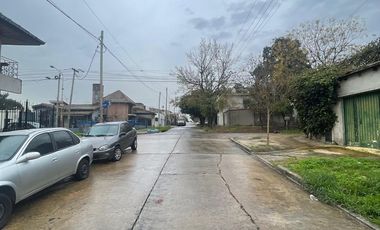 Oportunidad: Casa con dos PH y gran jardín