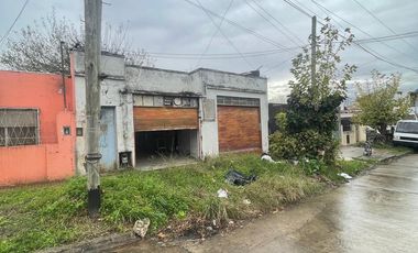 Oportunidad: Casa con dos PH y gran jardín