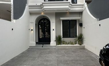 RUMAH MODERN CLASSIC JAGAKARSA JAKARTA SELATAN