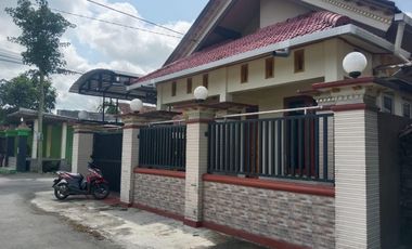 Di Jual Rumah Siap Huni ,Pinggir Jalan bis buat usaha