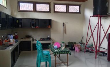 Di Jual Rumah Siap Huni ,Pinggir Jalan bis buat usaha