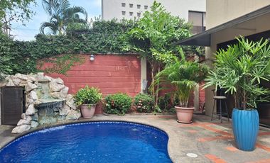 Casa en venta de 4 dormitorios, Urb. Terranova, sector UEES, Vía Samborondón