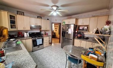 Casa en venta de 4 dormitorios, Urb. Terranova, sector UEES, Vía Samborondón