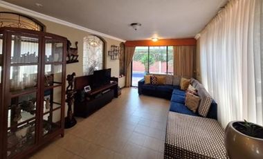Casa en venta de 4 dormitorios, Urb. Terranova, sector UEES, Vía Samborondón