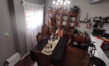 CASA EN VENTA 4 AMBIENTES C/QUINCHO EN BERAZATEGUI
