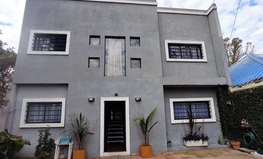 CASA EN VENTA 4 AMBIENTES C/QUINCHO EN BERAZATEGUI