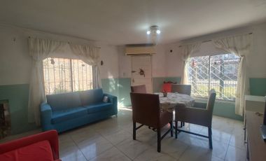 VENTA DE 2 CASAS DE 3AMB C/U EN MISMO LOTE  LOMAS