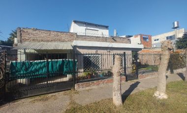 VENTA DE 2 CASAS DE 3AMB C/U EN MISMO LOTE  LOMAS