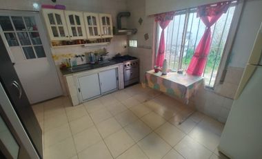 VENTA DE 2 CASAS DE 3AMB C/U EN MISMO LOTE  LOMAS