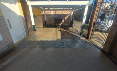 VENTA DE 2 CASAS DE 3AMB C/U EN MISMO LOTE  LOMAS