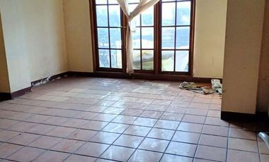 Gedung 3 lantai di Pusat Bisnis Ciputat Raya