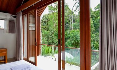 Spacious 4-Bedroom Villa in Tranquil Cepaka