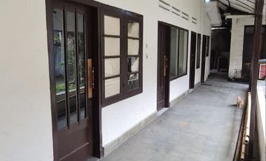 Rumah Belanda sayap Cipaganti Cihampelas dekat ayam goreng Suharti