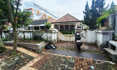 Rumah Belanda sayap Cipaganti Cihampelas dekat ayam goreng Suharti