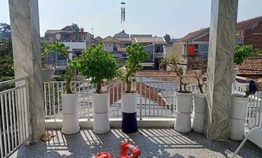 Jual Cepat Rumah 2 Lt, Tanah Luas Di  Komplek Cipageran Cimahi Utara