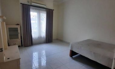 0852 Disewakan Rumah 2 Lantai di Tenggilis Utara Full Furnished