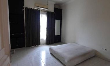 0852 Disewakan Rumah 2 Lantai di Tenggilis Utara Full Furnished