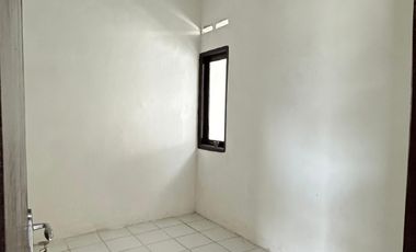 Dekat Kawasan Industri! Rumah Second Rapi Tinggal Bawa Koper Aja