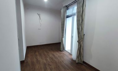 Dijual Murah Rumah 3 Lantai di Cempaka Putih