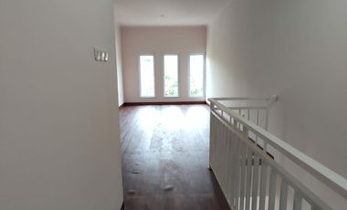 Dijual Murah Rumah 3 Lantai di Cempaka Putih