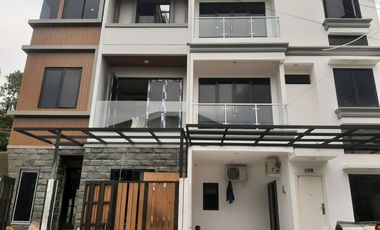 Dijual Murah Rumah 3 Lantai di Cempaka Putih