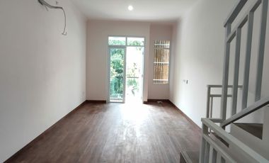 Dijual Murah Rumah 3 Lantai di Cempaka Putih