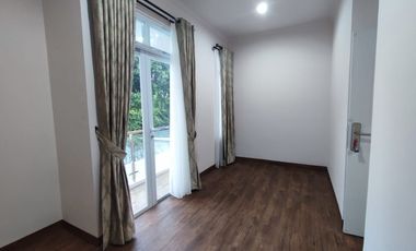 Rumah Murah 2 Lantai Lokasi Strategis Cempaka Putih