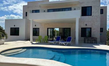 Casa AMUEBLADA frente al mar en venta – Sisal, Yucatán