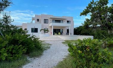Casa AMUEBLADA frente al mar en venta – Sisal, Yucatán