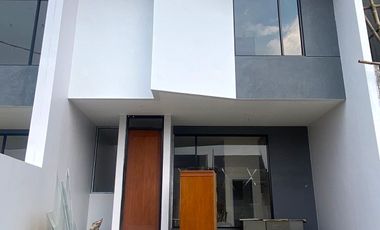 Rumah Cantik Sayap Gegerkalong Di Cigugur Girang Ciwaruga Bandung KPR