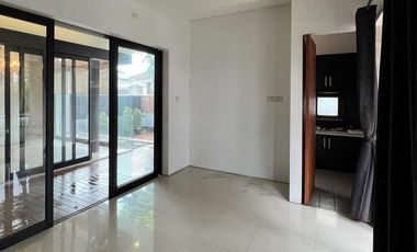 DIJUAL RUMAH  TOWN HOUSE  ON GATE 24 JAM KEAMANAAN  BANGKA - KEMANG